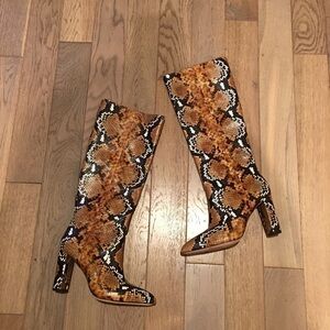 WORN ONCE PAIGE Carmen Snakeskin Embossed Leather Knee High Boots Size 7.5